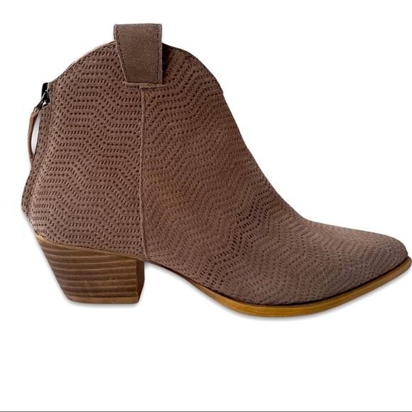 dingo Shoes - Dingo taupe suede leather booties nwot size 8